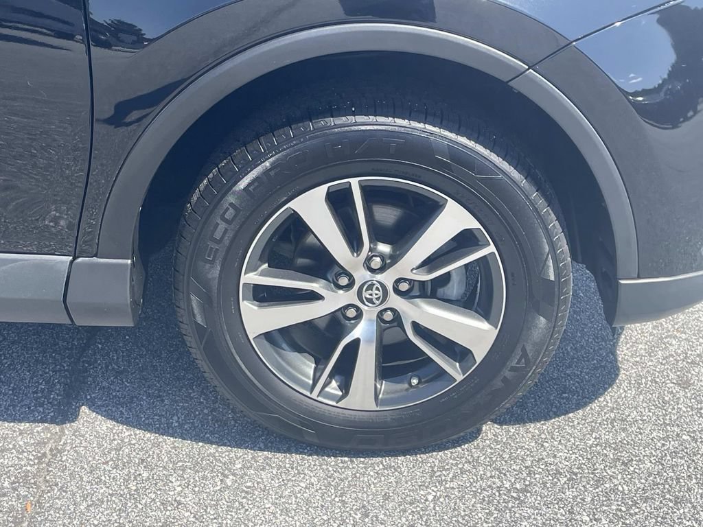 Used 2018 Toyota RAV4 XLE FWD image 10