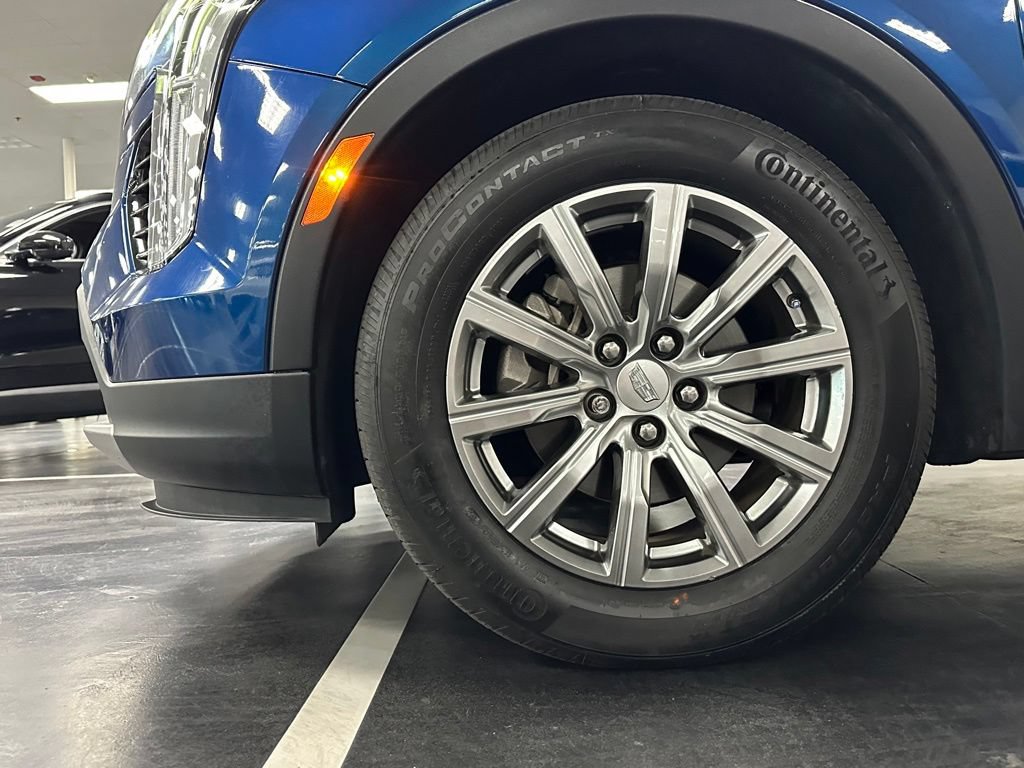Used 2019 Cadillac XT4 Premium Luxury w/ Cold Weather Package FWD image 13