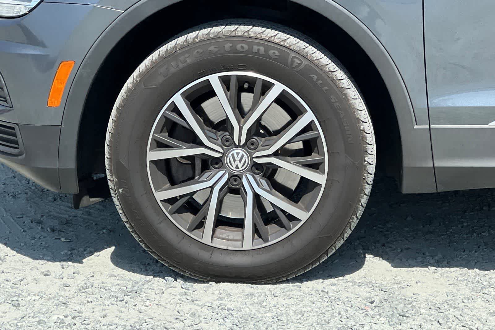 Used 2020 Volkswagen Tiguan SE AWD/4WD image 12