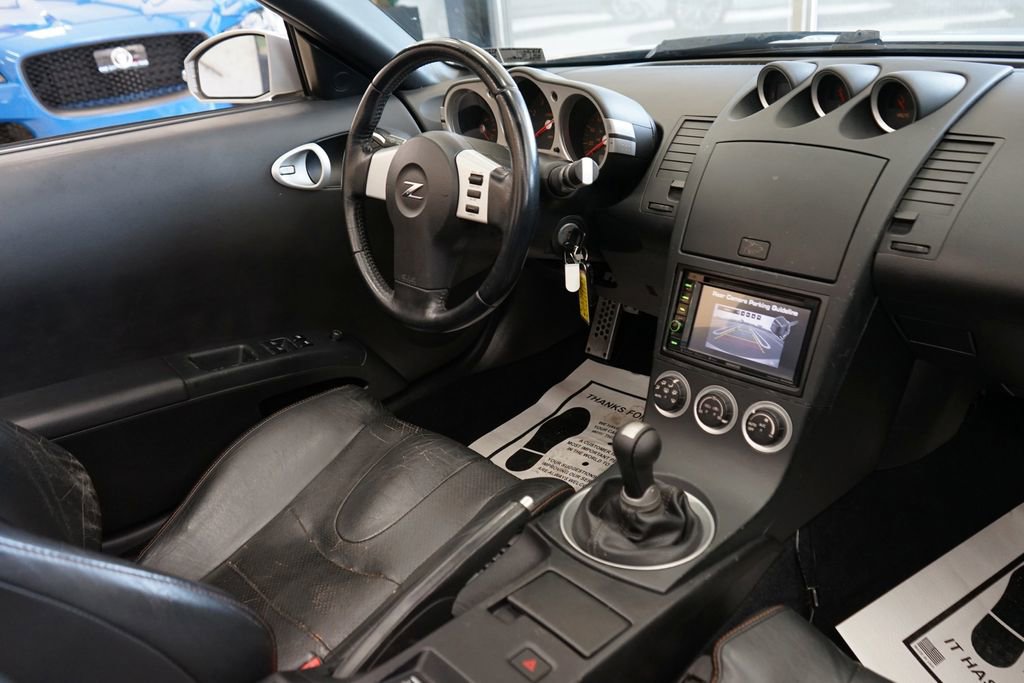 Used 2004 Nissan 350Z Touring RWD image 12