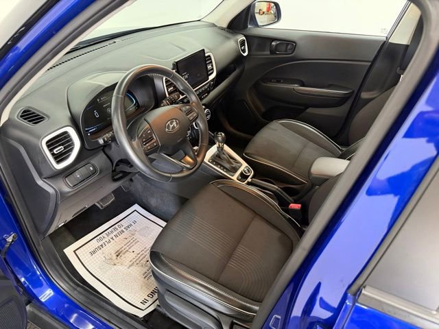 Used 2023 Hyundai Venue Limited FWD image 17