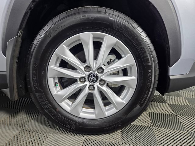 Used 2023 Toyota Corolla Cross LE FWD image 14
