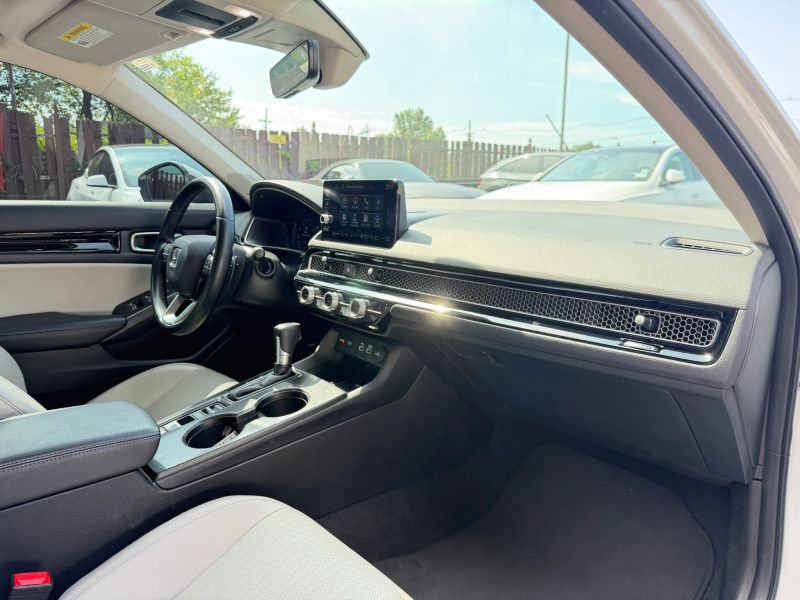 Used 2022 Honda Civic Touring image 30