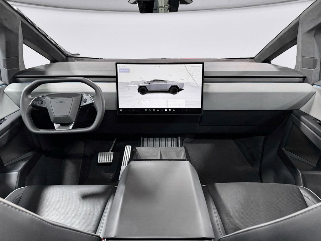 Used 2025 Tesla Cybertruck AWD Crew Cab image 15