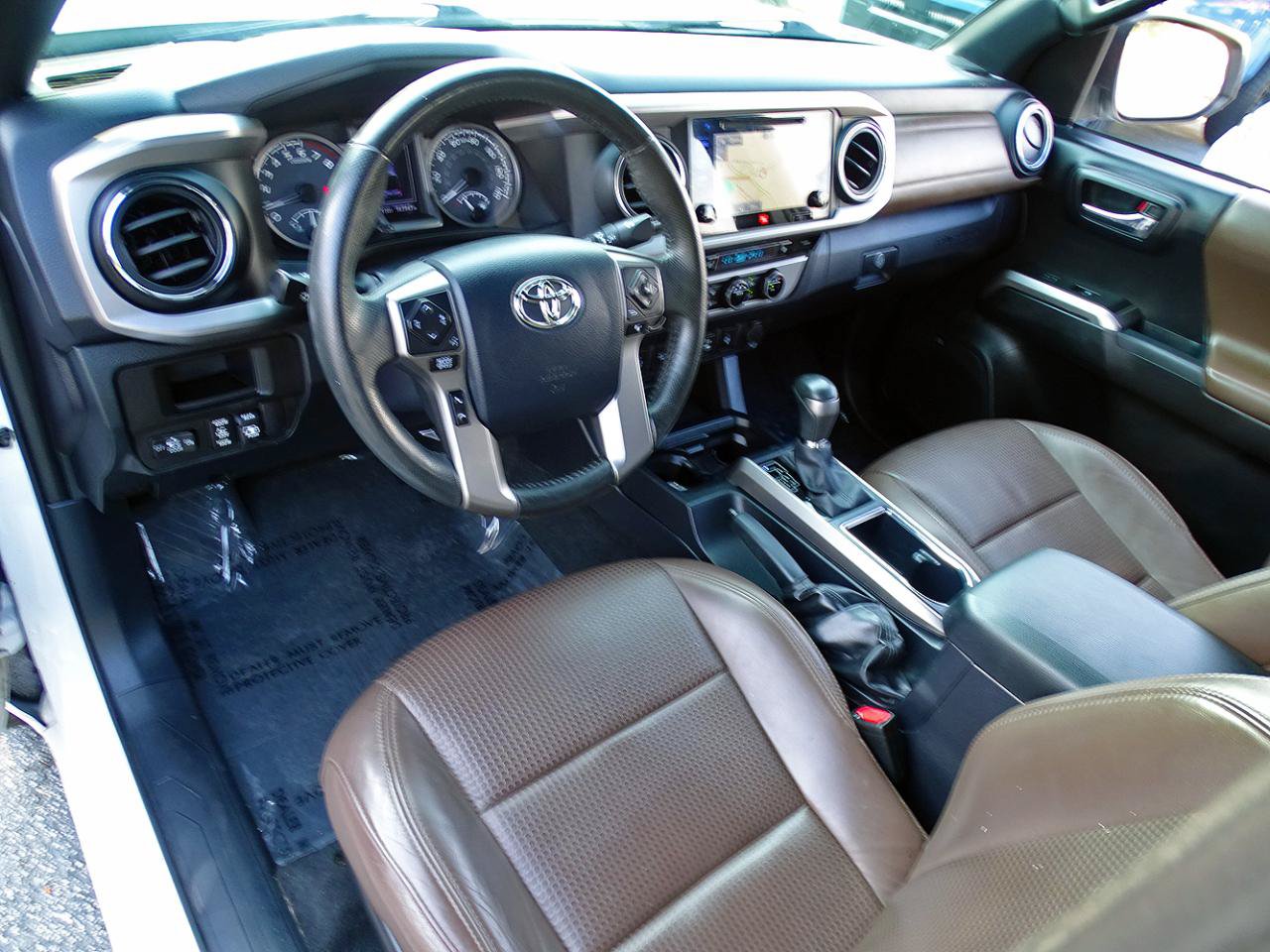 Used 2017 Toyota Tacoma Limited w/ Tow Package AWD/4WD image 20