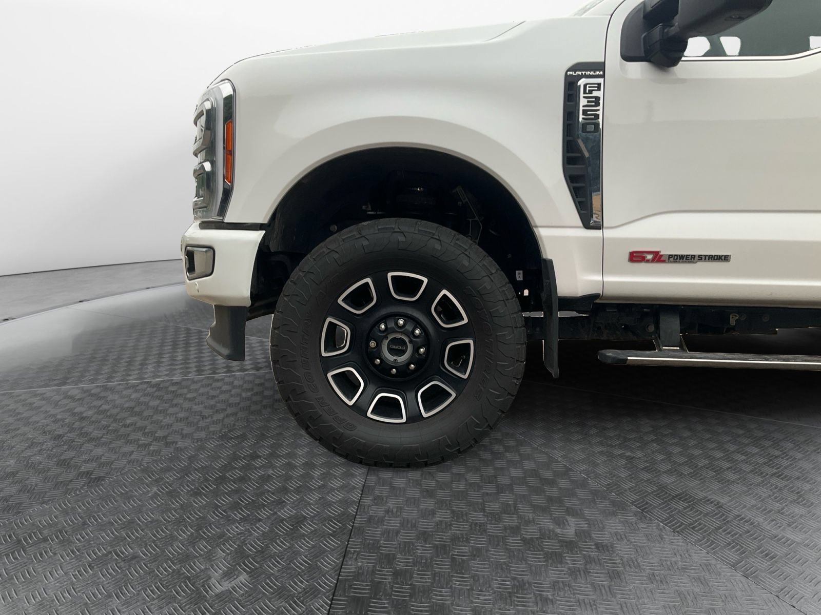 Used 2023 Ford F350 Platinum w/ FX4 Off-Road Package AWD/4WD image 14