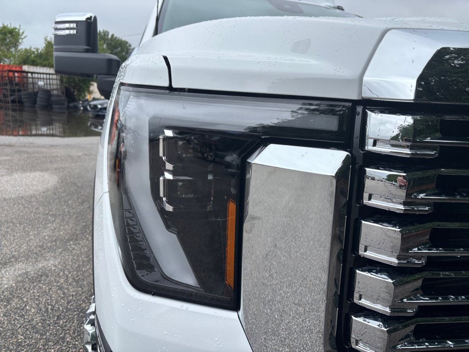 Certified 2025 GMC Sierra 3500 Denali w/ Denali Reserve Package AWD/4WD image 24