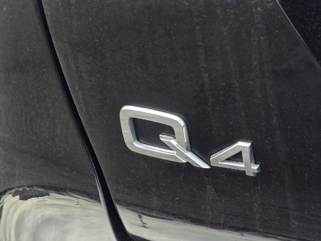 Used 2022 Audi Q4 e-tron Prestige image 13