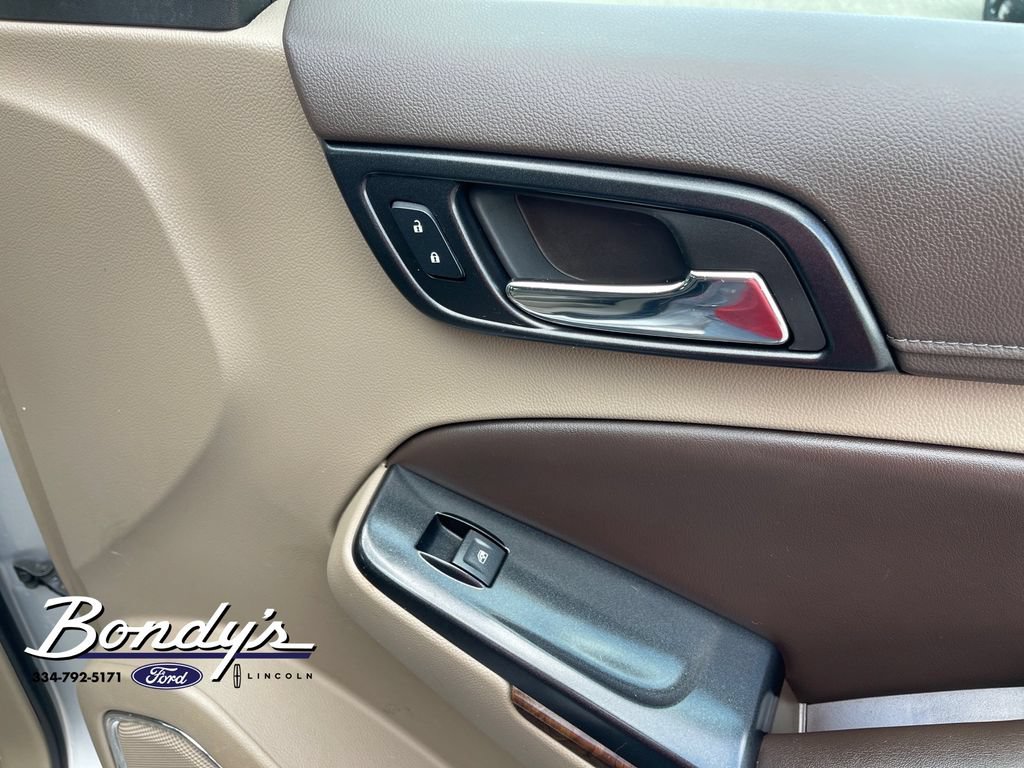 Used 2017 Chevrolet Suburban LT w/ Luxury Package RWD image 20
