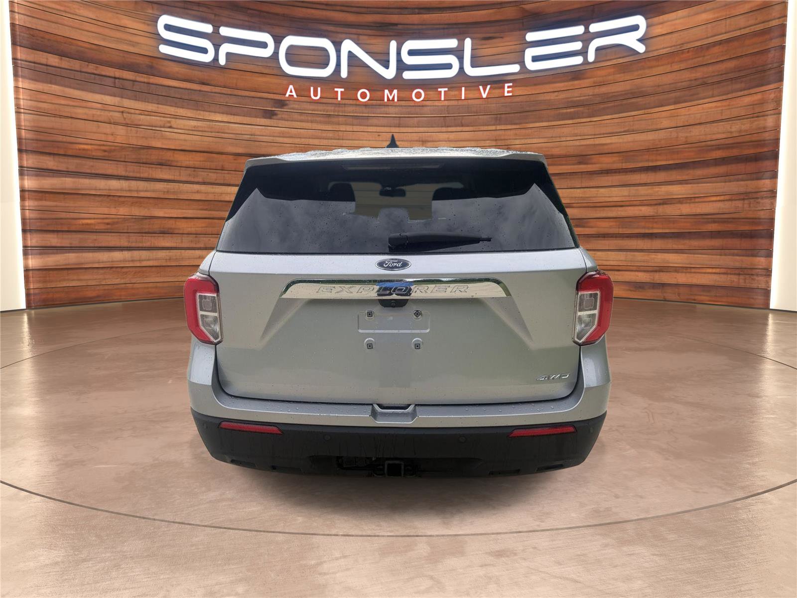 Used 2021 Ford Explorer 4WD w/ Class III Trailer Tow Package image 6