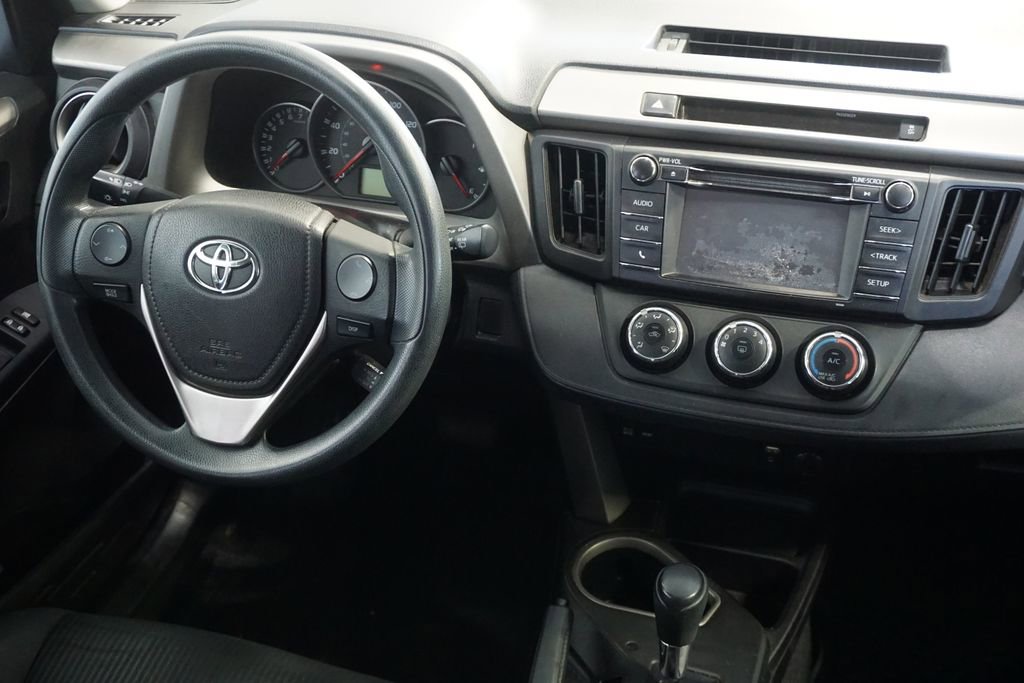 Used 2016 Toyota RAV4 LE image 19