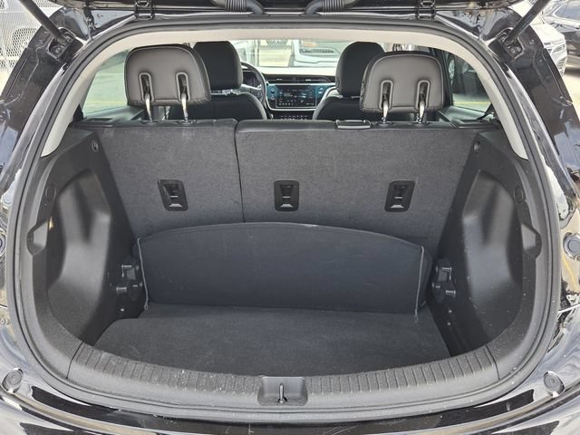 Used 2023 Chevrolet Bolt LT w/ Infotainment Package FWD image 15