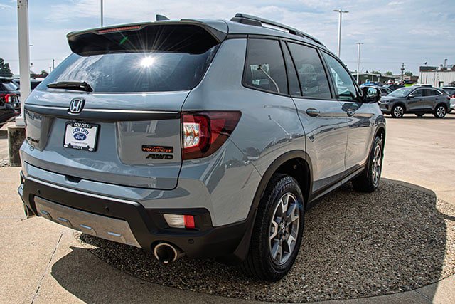 Used 2023 Honda Passport TrailSport image 4