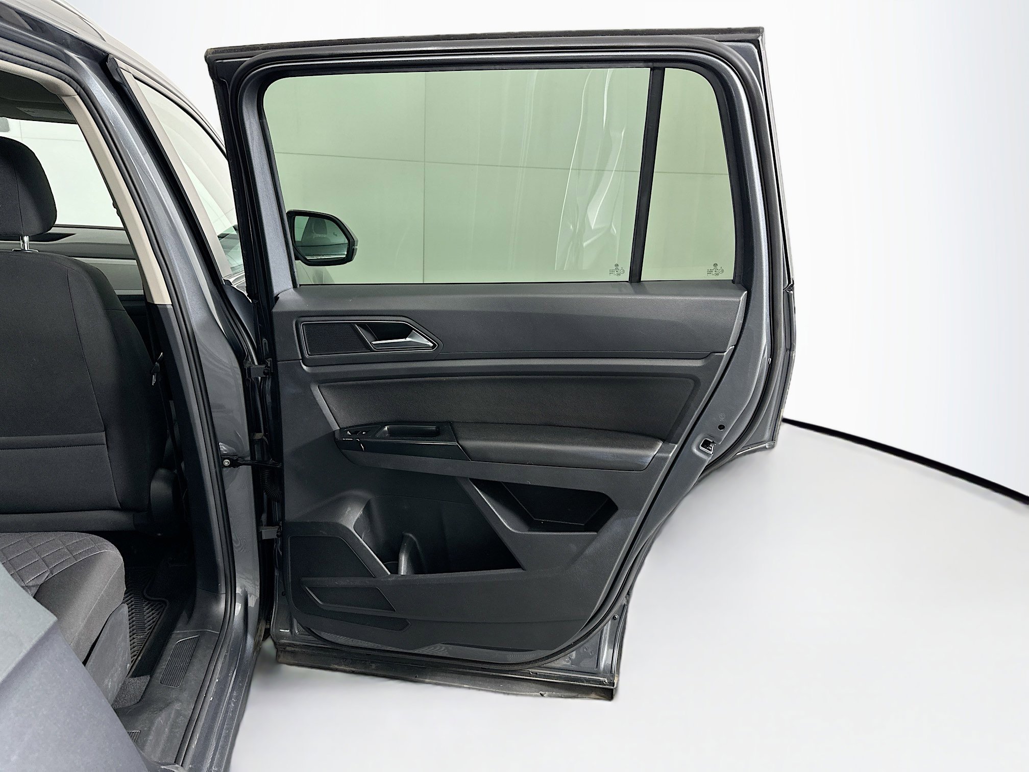 Used 2019 Volkswagen Atlas S w/ Towing Package image 31