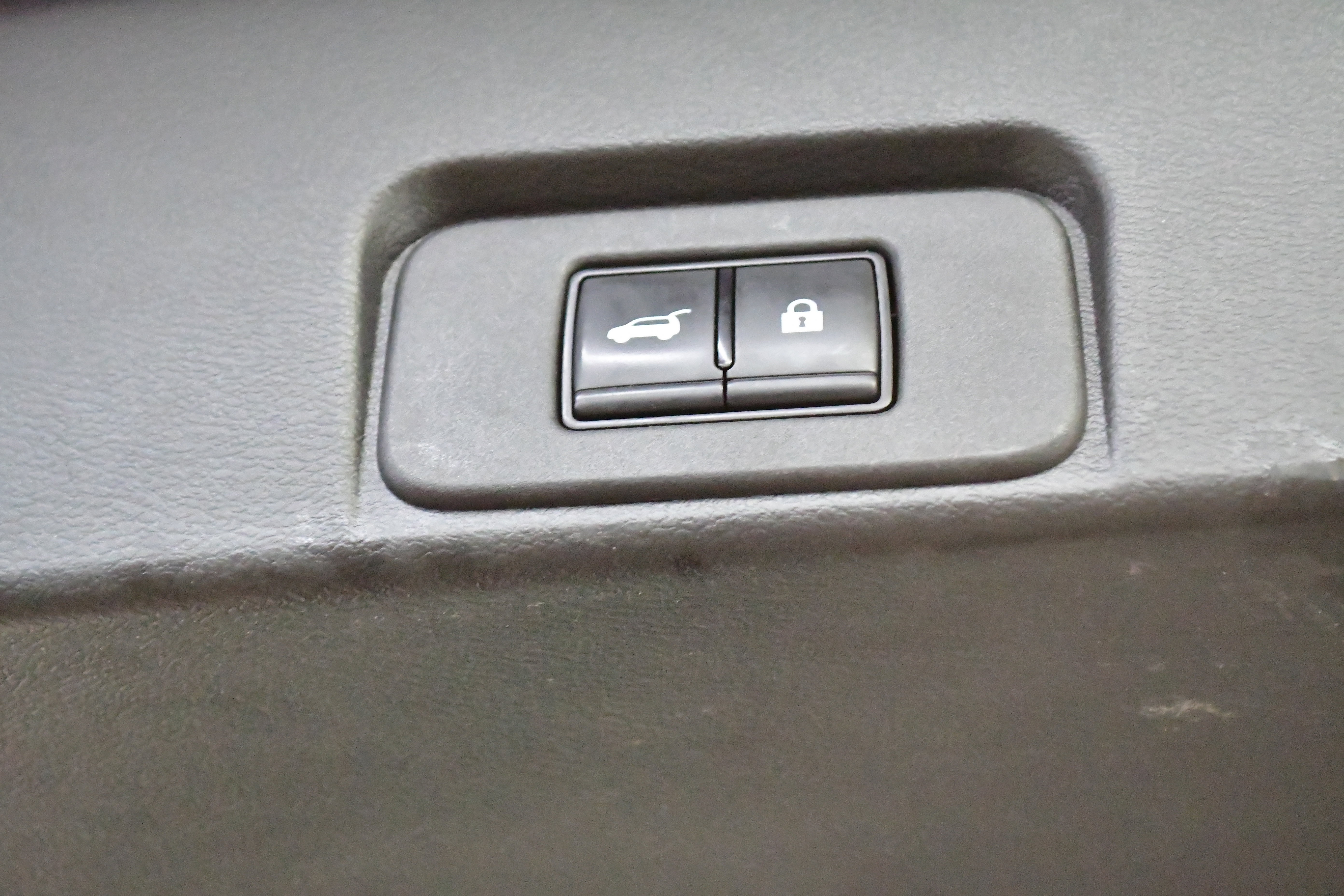 Used 2023 Nissan Rogue SV w/ SV Premium B Package image 14