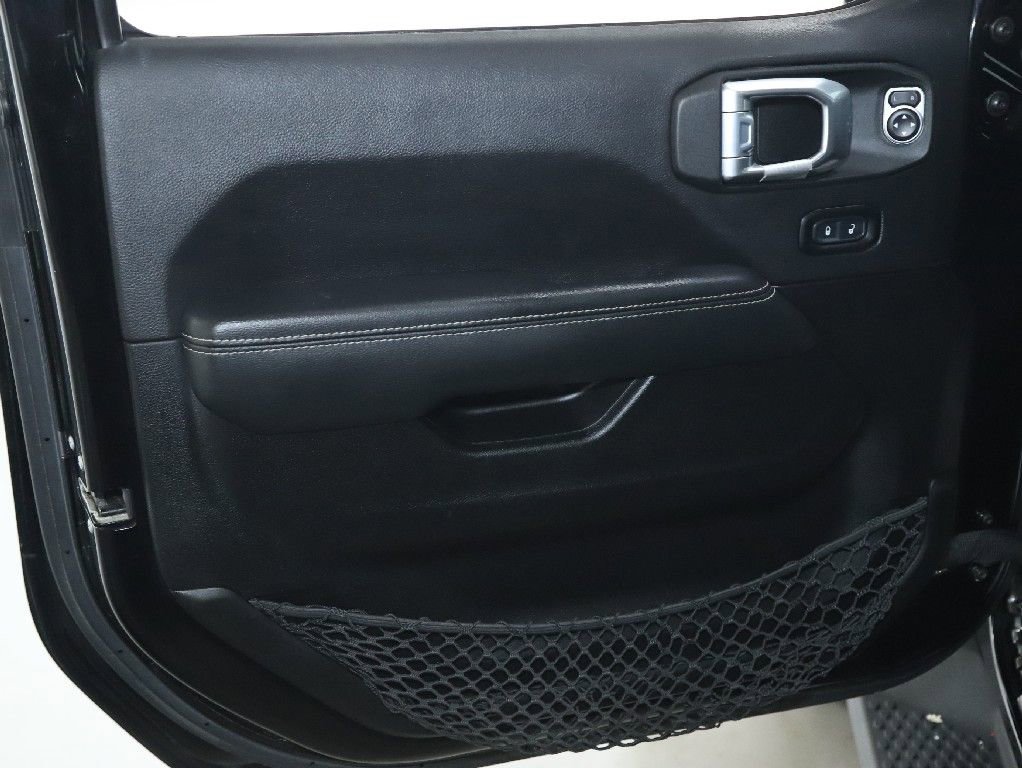 Used 2022 Jeep Wrangler Unlimited Sahara image 16