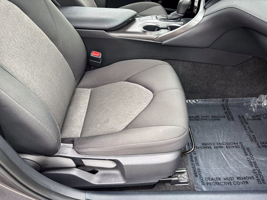 Used 2022 Toyota Camry LE image 33