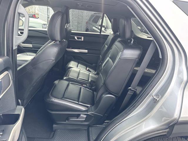 Certified 2023 Ford Explorer XLT w/ Equipment Group 202A AWD/4WD image 9