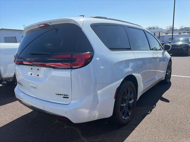 Certified 2021 Chrysler Pacifica Limited w/ Premium & Safety Sphere Group image 13