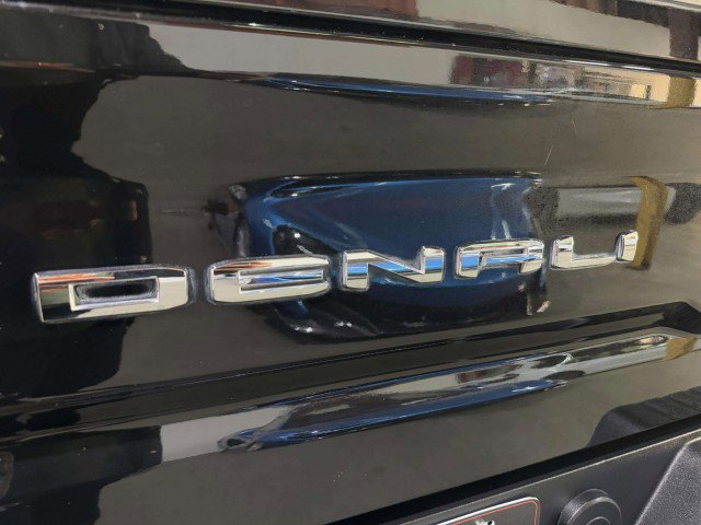 Used 2022 GMC Sierra 2500 Denali w/ Denali Black Diamond Edition image 23