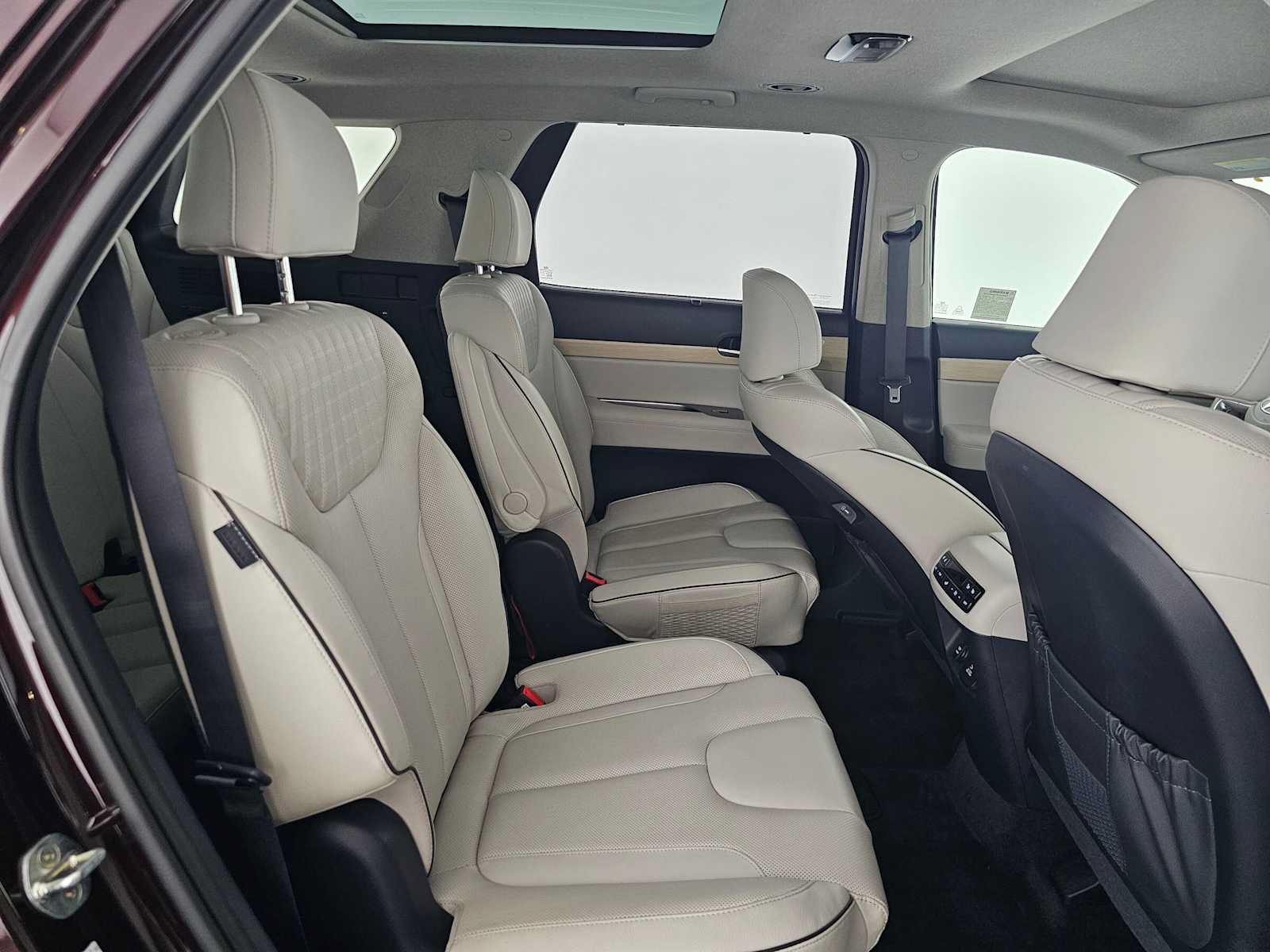 Used 2023 Hyundai Palisade Limited w/ Cargo Package FWD image 12