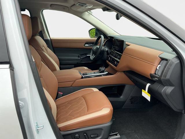 New 2026 Nissan Pathfinder Platinum AWD/4WD image 17