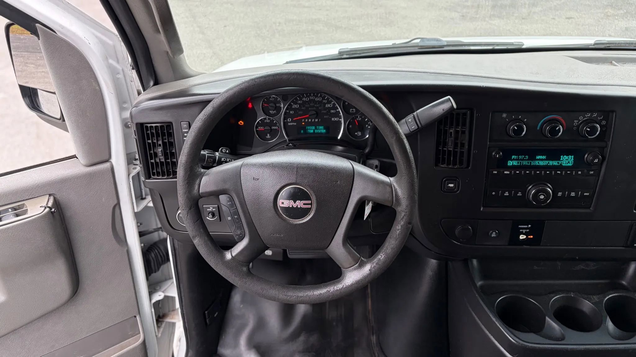 Used 2017 GMC Savana 2500 image 18
