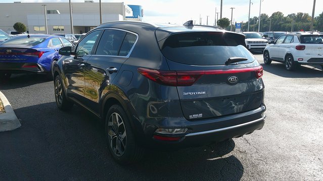 Used 2020 Kia Sportage EX image 3