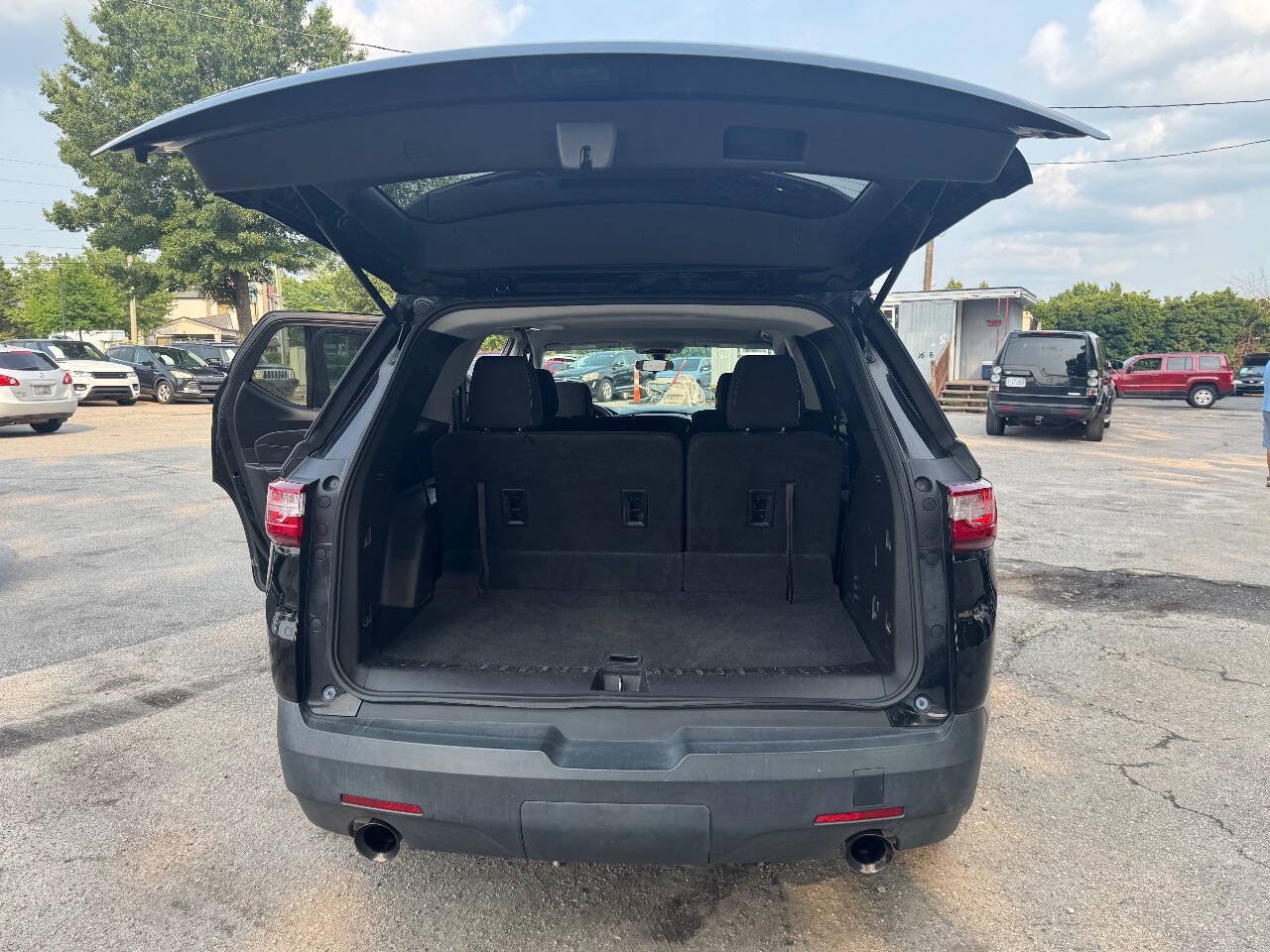 Used 2019 Chevrolet Traverse LS FWD image 24