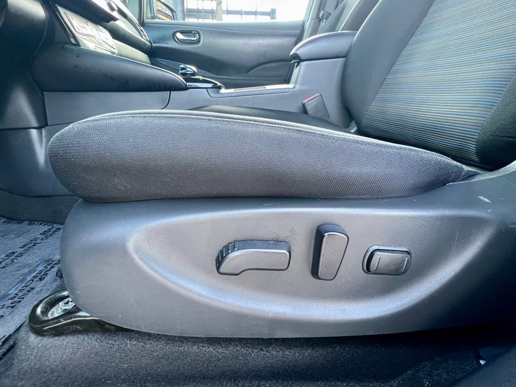 Used 2022 Nissan Leaf SV w/ SV Technology Package image 35