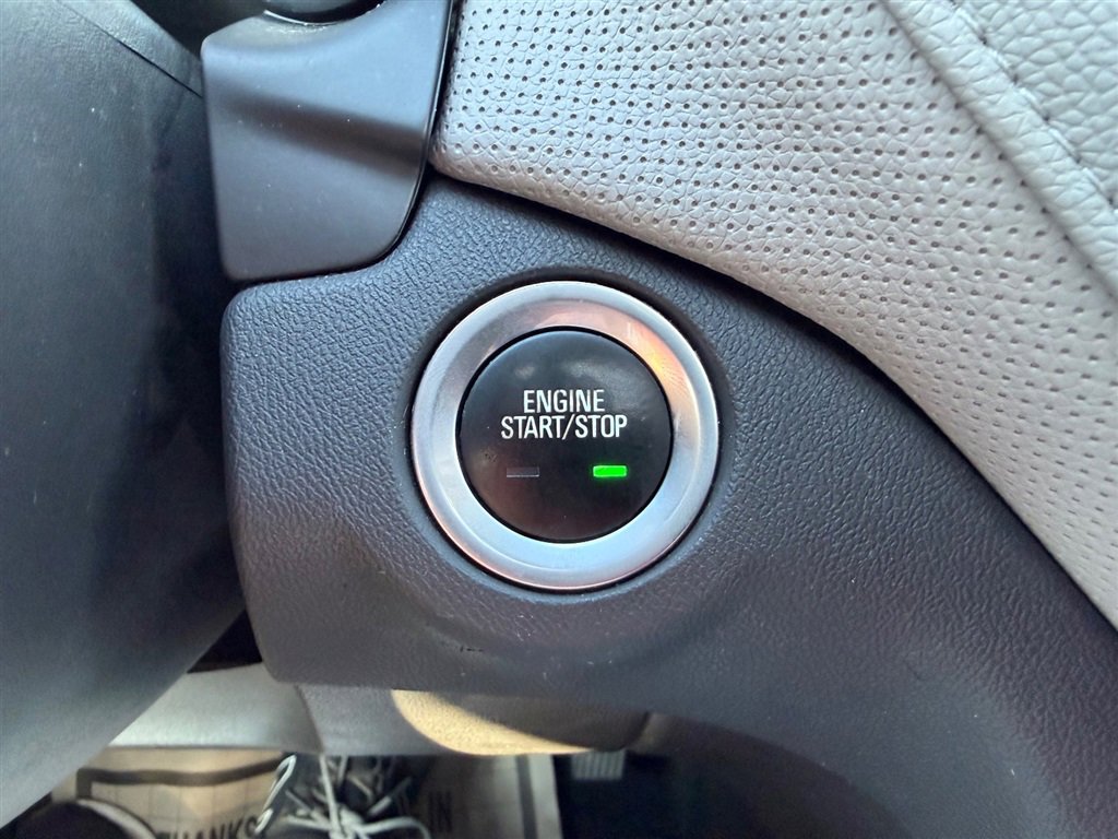 Used 2020 Chevrolet Equinox Premier FWD image 33