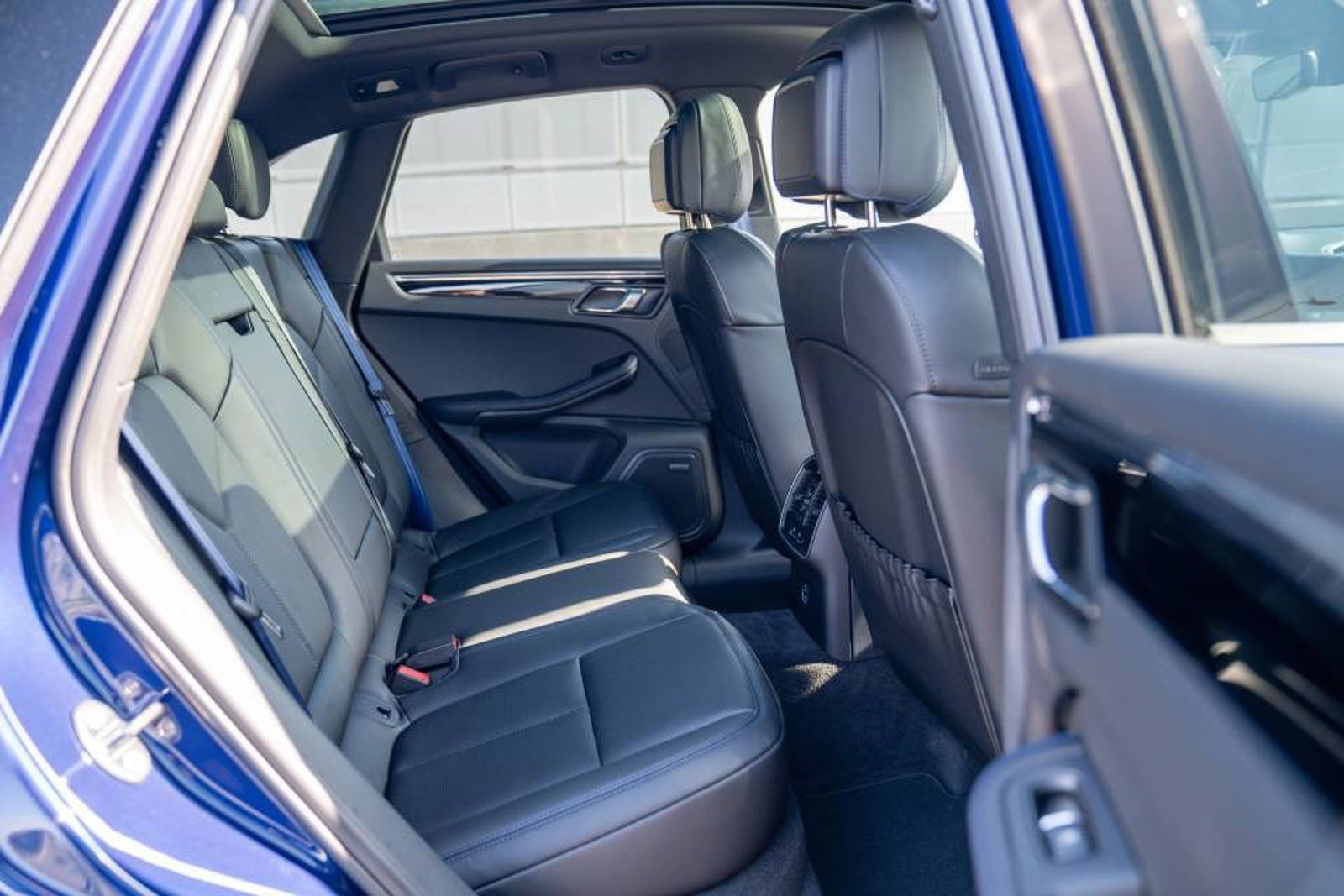 New 2026 Porsche Macan AWD/4WD image 25