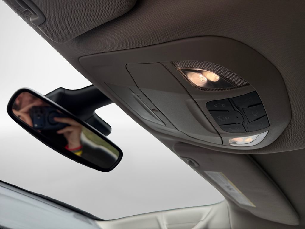 Used 2023 Chrysler Voyager LX FWD image 23