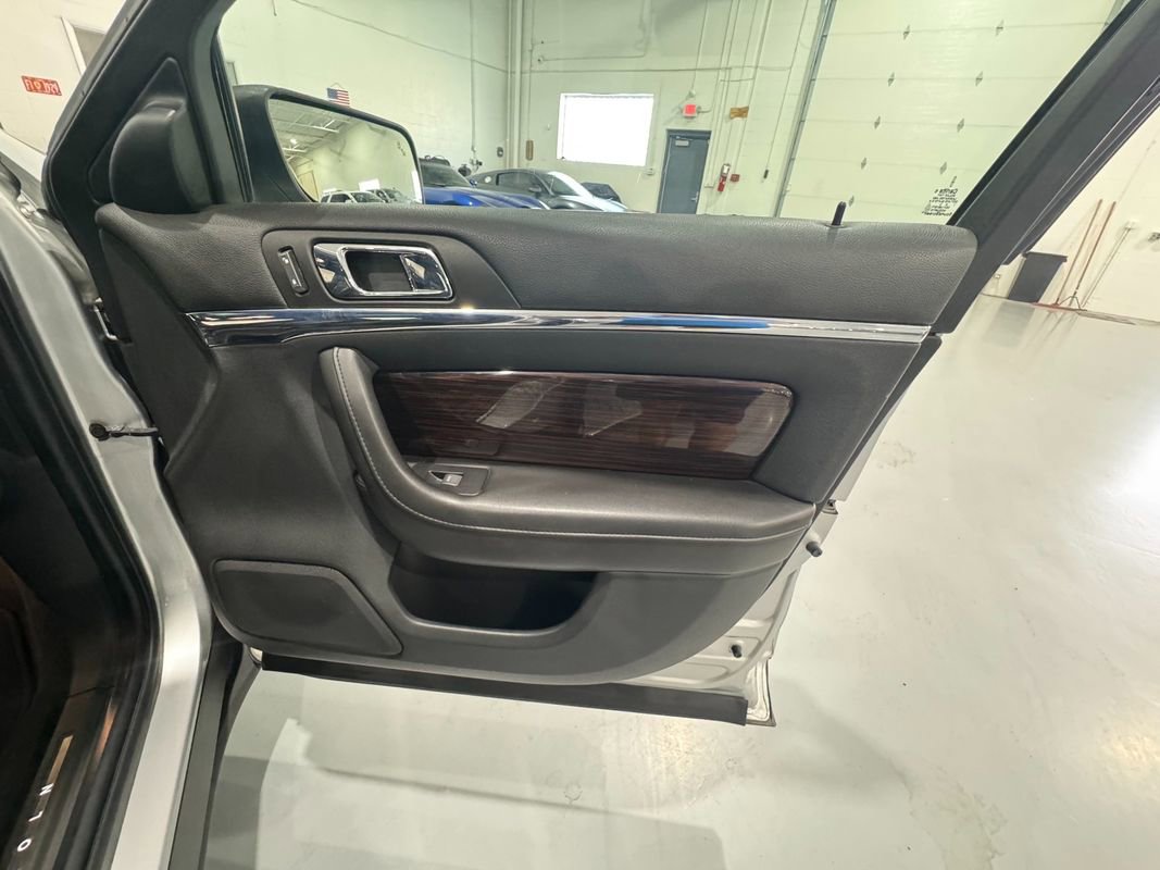 Used 2012 Lincoln MKS AWD image 41