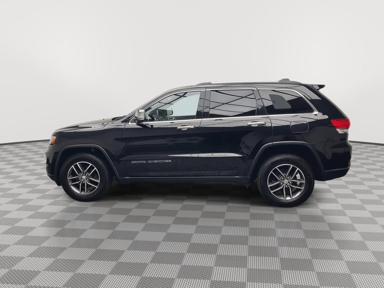 Used 2018 Jeep Grand Cherokee Limited image 38