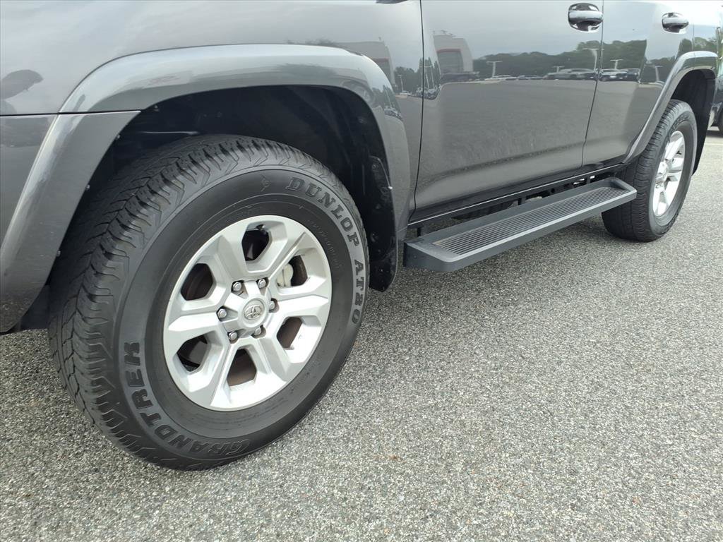 Used 2023 Toyota 4Runner SR5 Premium w/ Moonroof Package AWD/4WD image 10