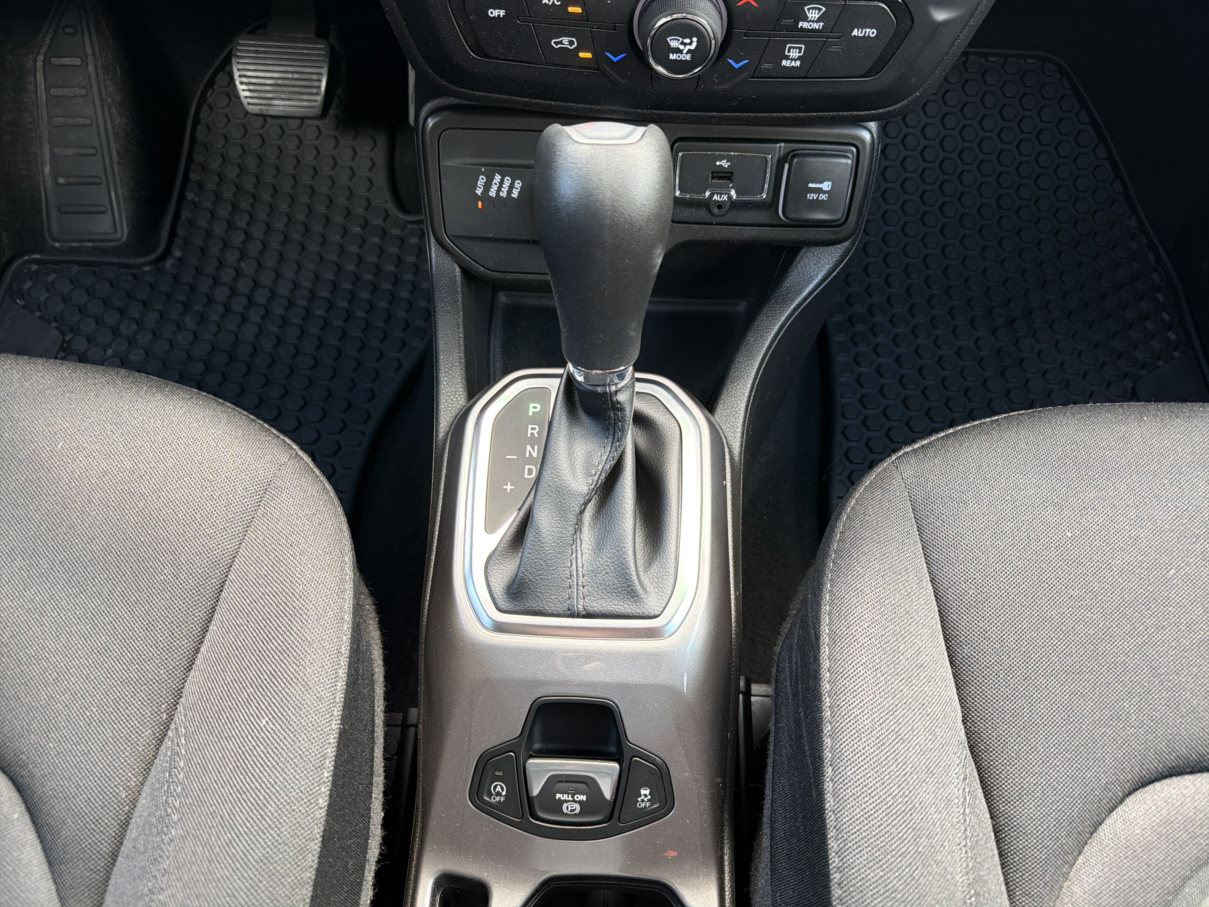Used 2022 Jeep Renegade Latitude AWD/4WD image 20