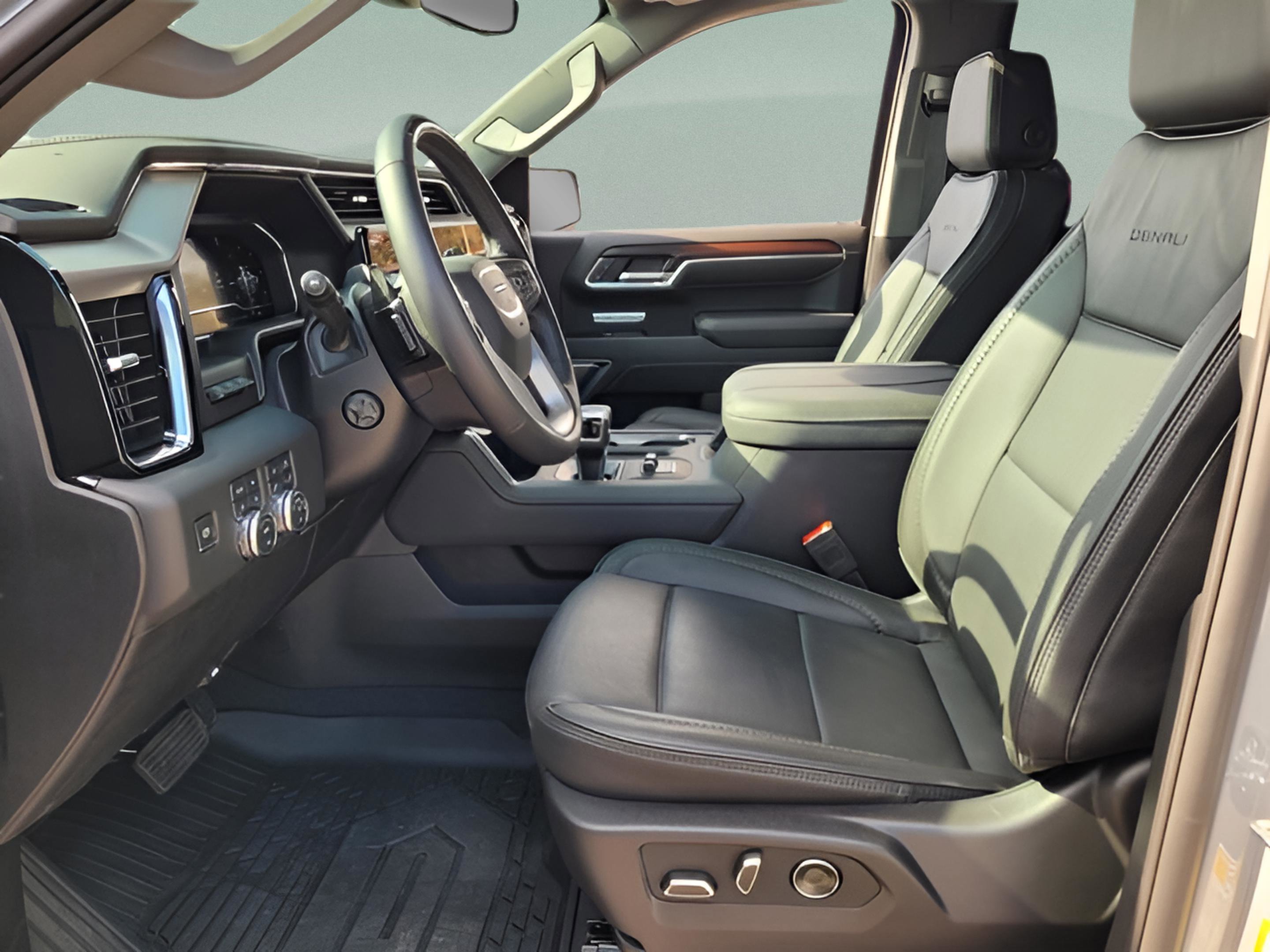 Used 2025 GMC Sierra 1500 Denali image 9