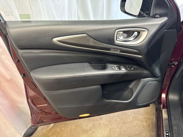 Used 2020 INFINITI QX60 Luxe w/ Essential Package FWD image 24