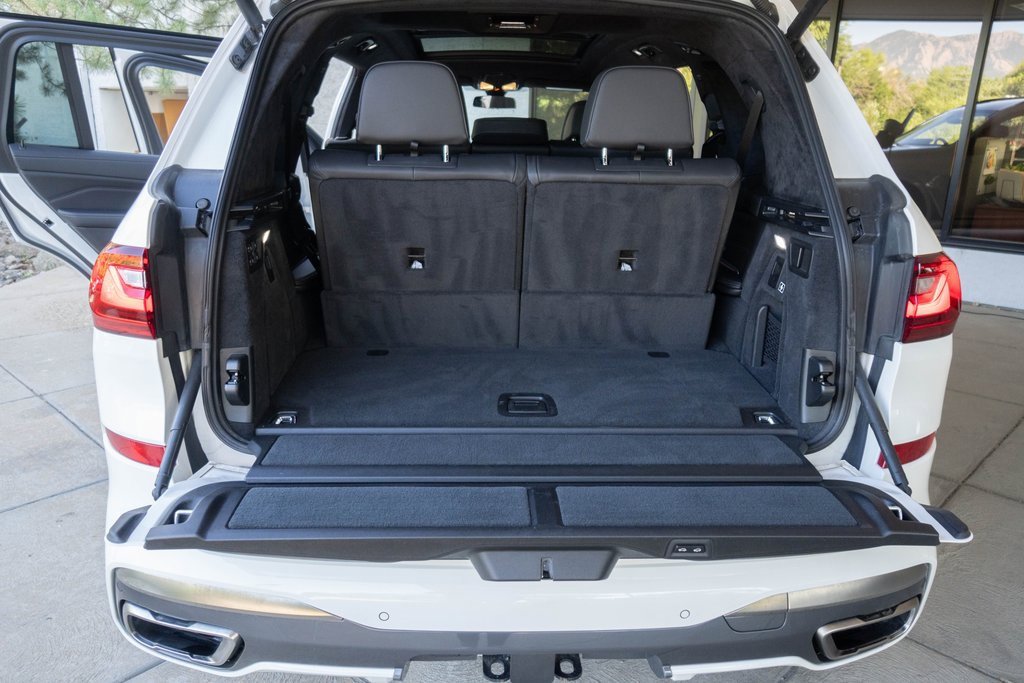 Used 2020 BMW X7 M50i w/ Dynamic Handling Package image 26