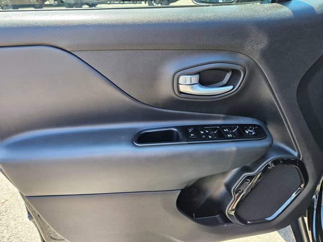 Used 2023 Jeep Renegade Altitude w/ Sun/Sound Group AWD/4WD image 22