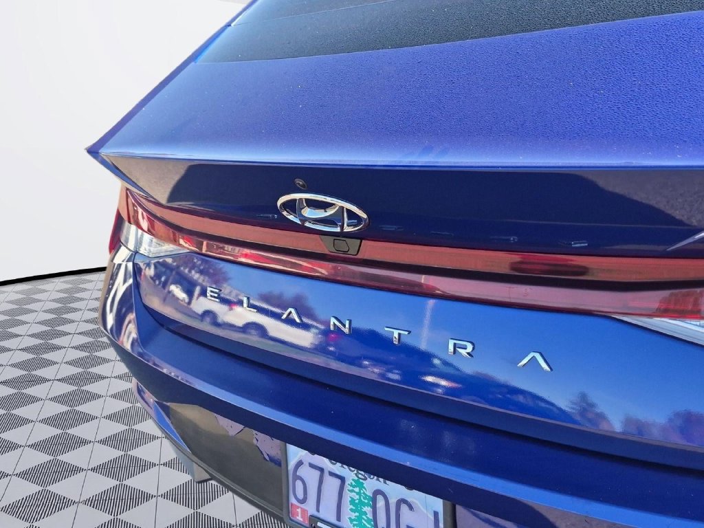 Used 2023 Hyundai Elantra SEL w/ Convenience Package FWD image 23