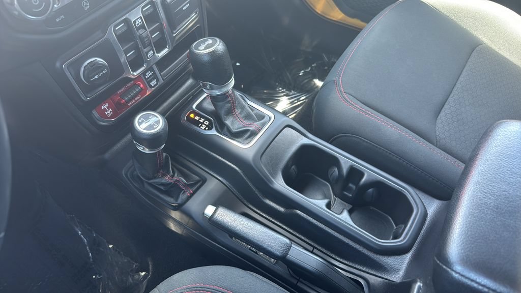 Used 2021 Jeep Wrangler Unlimited Rubicon AWD/4WD image 26