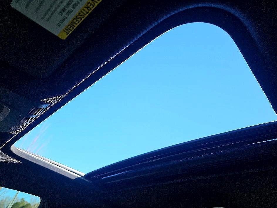 Used 2018 BMW 330i xDrive Sedan image 32