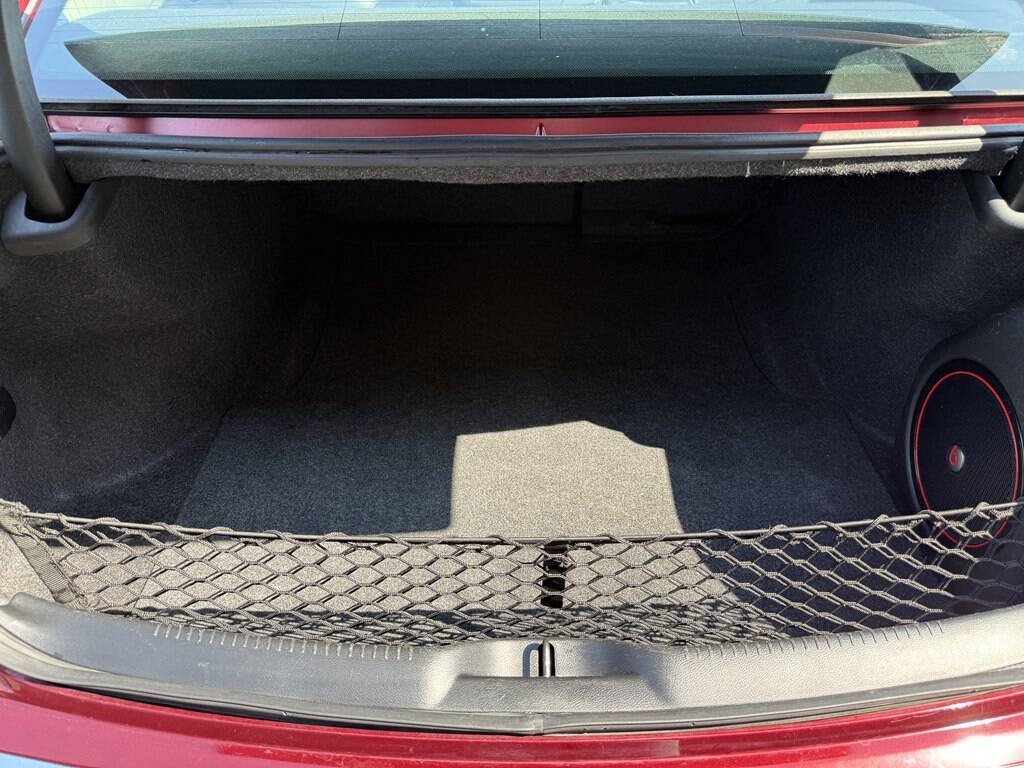 Used 2016 Chrysler 300 Limited RWD image 23