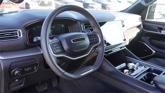 Used 2023 Jeep Wagoneer L Series III w/ Preferred Equipment Group image 19