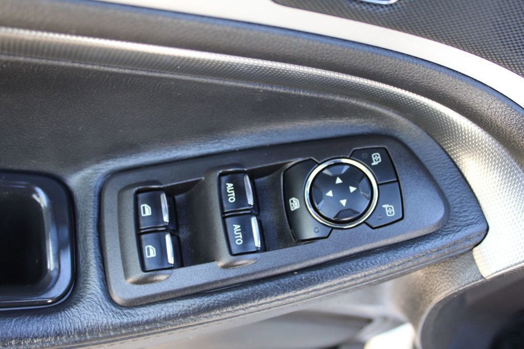 Used 2015 Ford Explorer XLT w/ Equipment Group 202A image 21