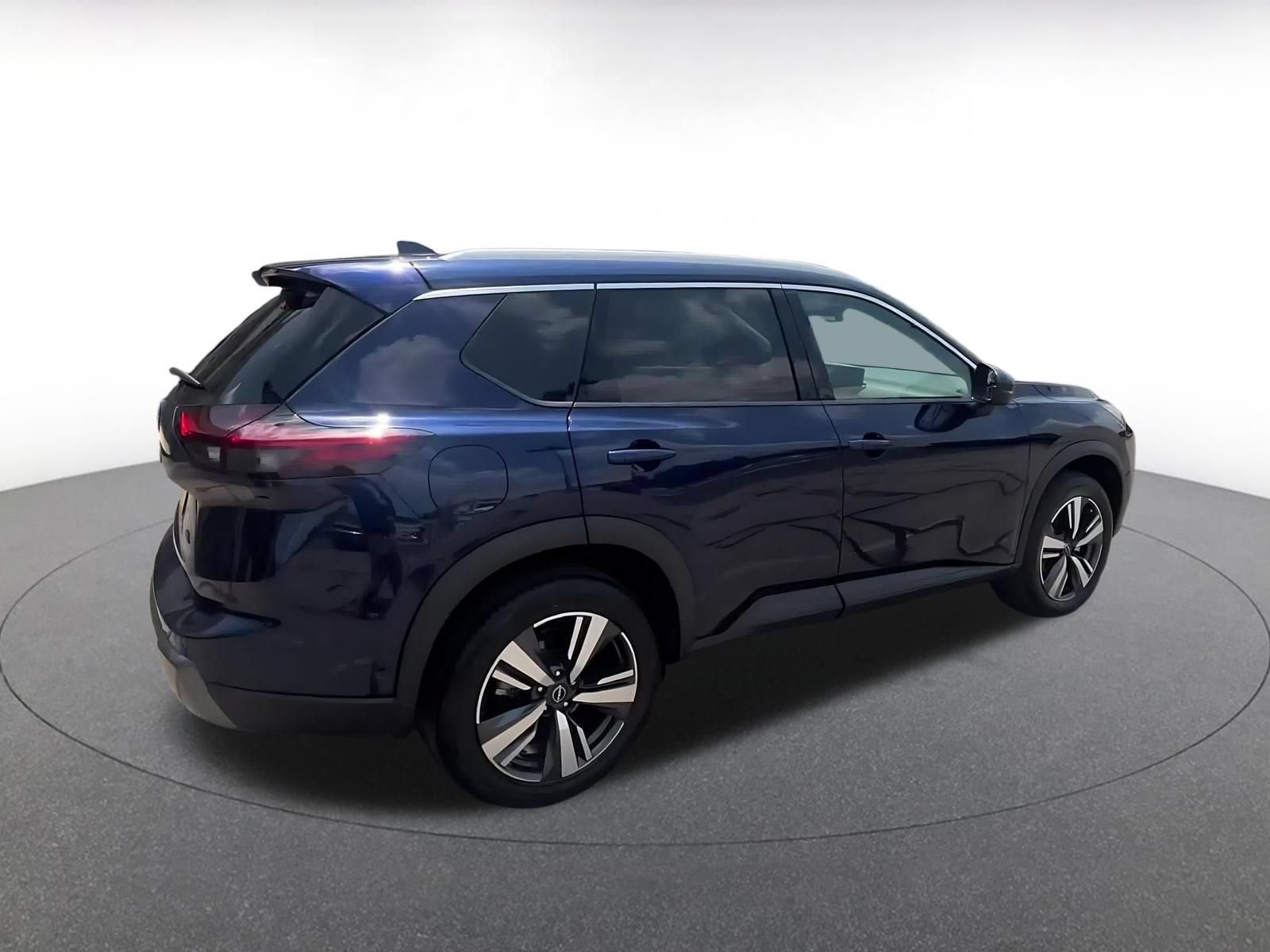 Used 2026 Nissan Rogue SL FWD image 14