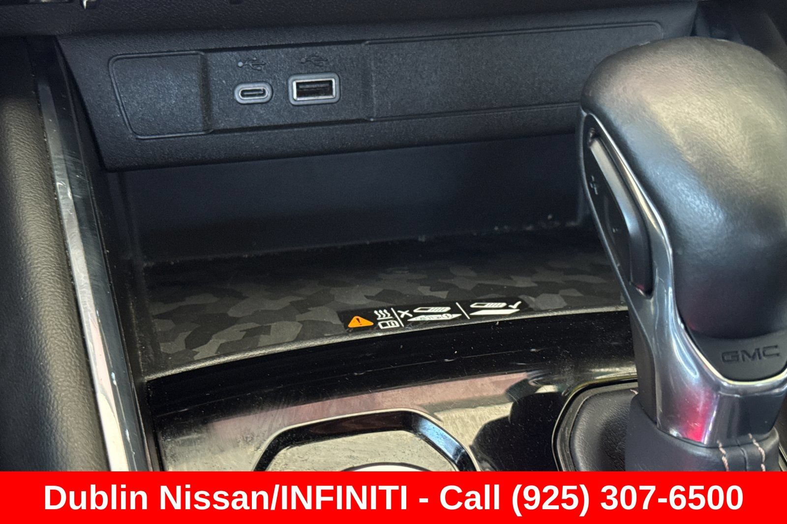 Used 2024 GMC Canyon AT4 w/ AT4 Premium Package AWD/4WD image 32