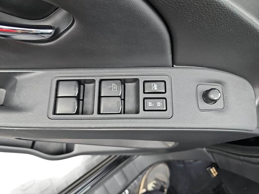 Used 2022 Nissan Frontier SV w/ Technology Package RWD image 27